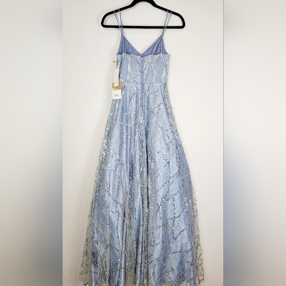 NWT TLC Say Yes Juniors Strappy Sequin-Embellished Gown in Silver/Blue Sz 1/2 - Picture 5 of 13